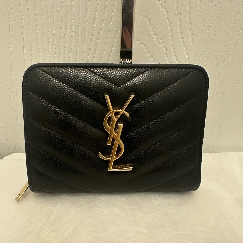 Yves Saint Laurent Black Quilted Leather Wallet with Gold YSL Logo - Picture 11 of 16